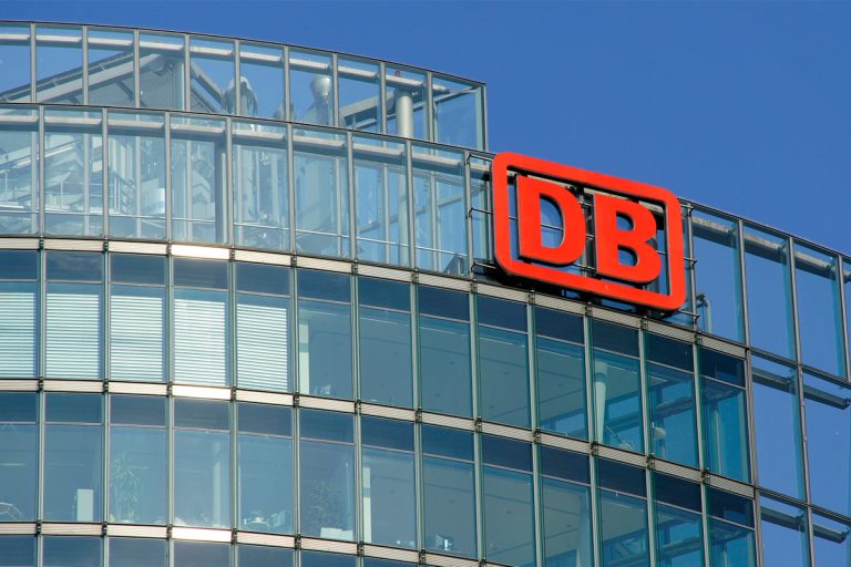 DB empfiehlt Tragen von Masken im Personennahverkehr