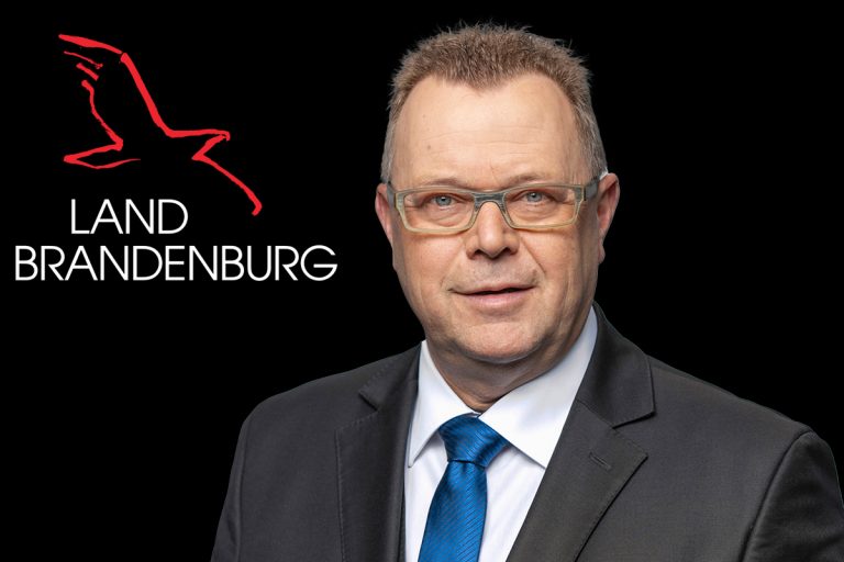 Verfassungsschutz schaltet Hinweistelefon frei