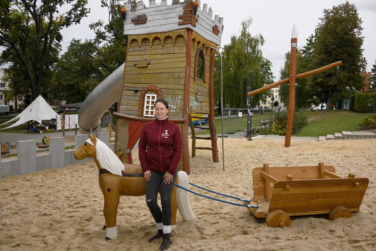 Feierliche Spielplatz-Übergabe
