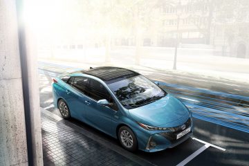 Toyota mit einem großflächigem Solardach