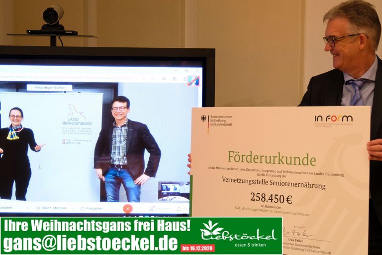 Förderurkunde für neue Vernetzungsstelle übergeben