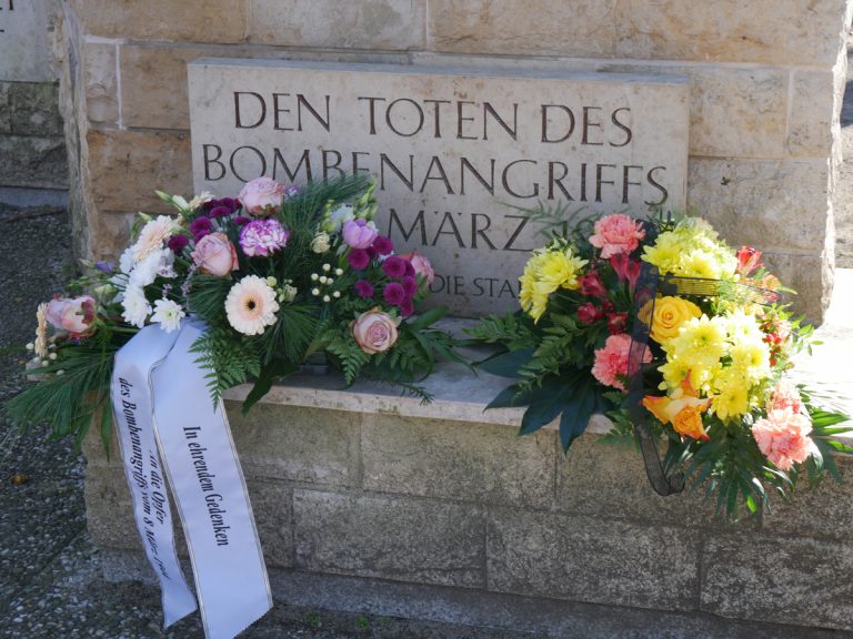Kirchen läuteten zum Gedenken