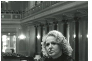 Pianistin und Professorin