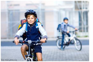 Große Kinder-Fahrraddemo