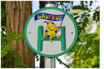 Erkneraner Laufbus startet