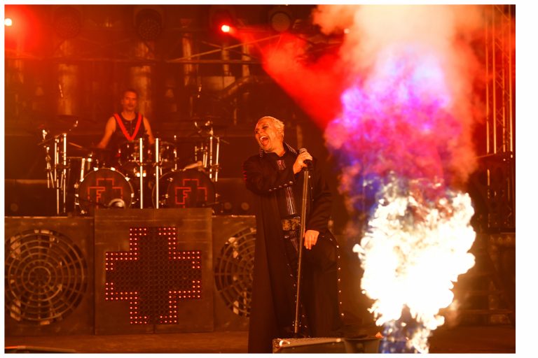 Feuerengel rocken die Parkbühne