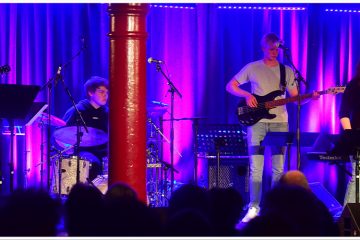 Freunde der Musik rocken Musikkeller