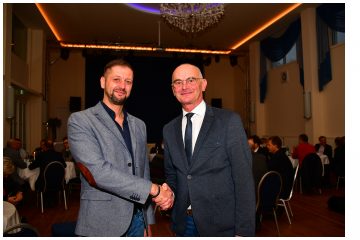 Ein Netzwerker verlässt das Schiff