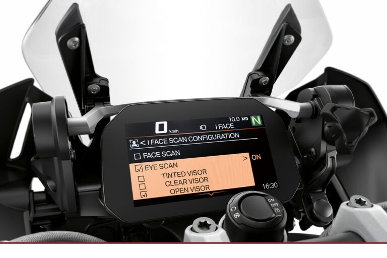 BMW Motorrad präsentiert BMW iFace