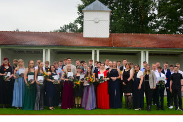 Zeugnisausgabe in neuer Location