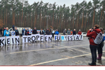Blaues Band gegen Tesla-Erweiterung