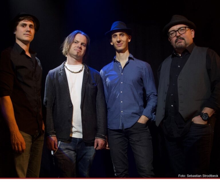 Clapton Experience in Concert