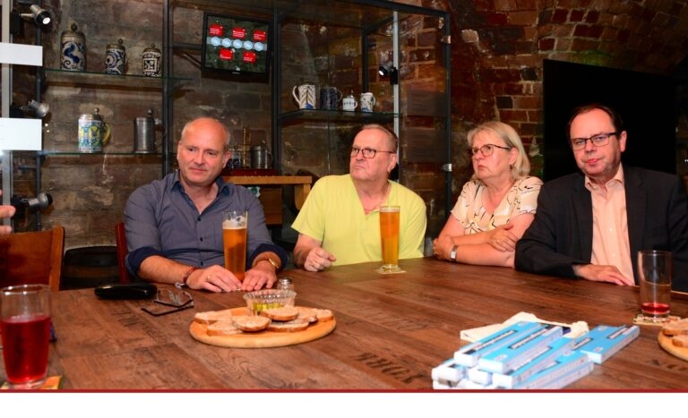 Politischer Stammtisch