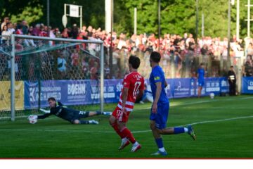 Fußballfest in der Spree – Arena