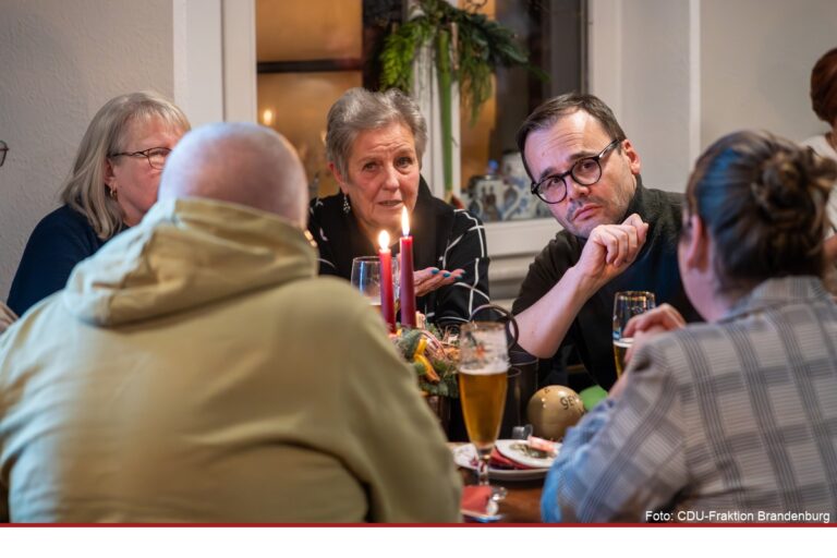 Politik am Spanferkel-Spieß
