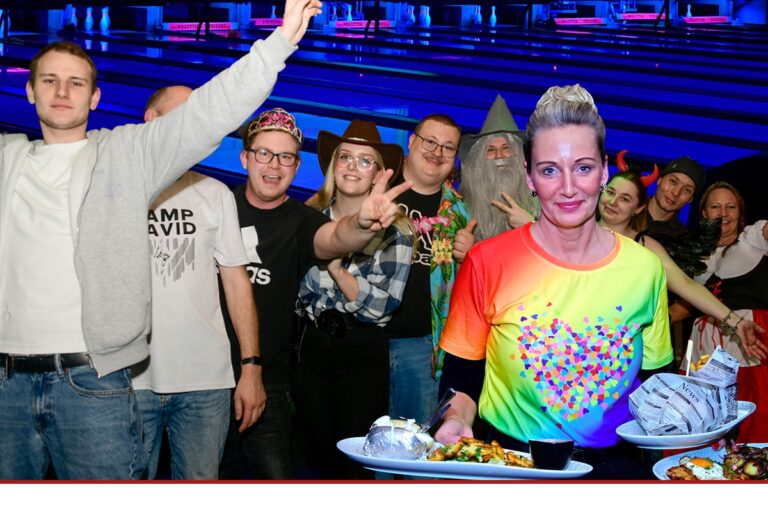 Karneval Bowling im Strikers