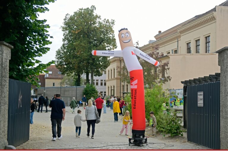 Start in den Mai am Rahn Education Campus am Spreebogen