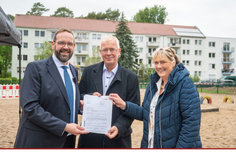 Spatenstich für neue Grundschule