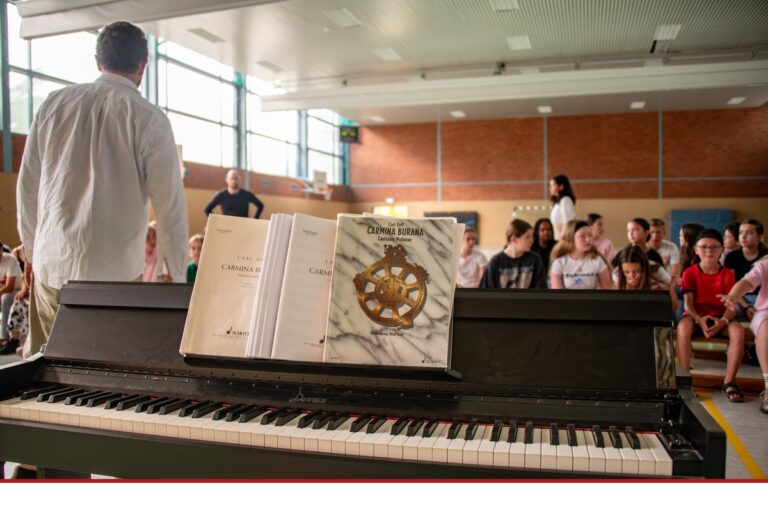 Grundschüler proben für die Carmina Burana